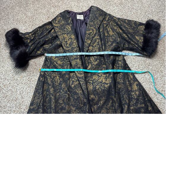 VINTAGE Gold & Black Brocade CLARALURA CALIFORNIA, FUR TRIMMED jacket - Picture 5 of 16